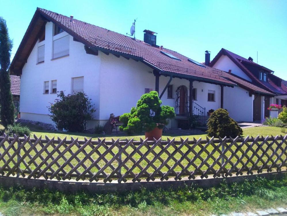 Apartamento Haus Saentisblick Eriskirch Exterior foto